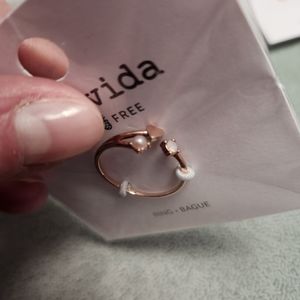 Cute rose gold tone ring